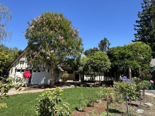 Property Photo:  3845 Grove Court  CA 94303 