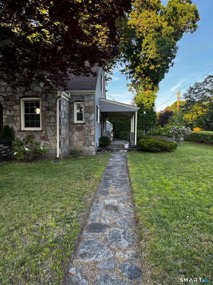 Property Photo:  235 Summit Street  CT 06042 