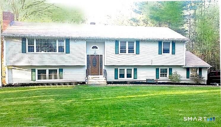 Property Photo: 12 Briarwoods Terrace CT 06611