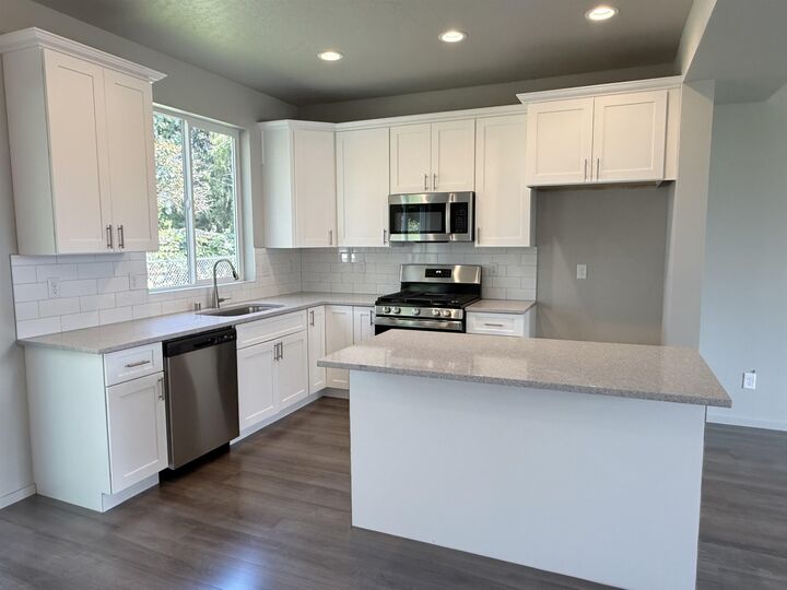 Property Photo: 9507 E Michielli Ln WA 99206