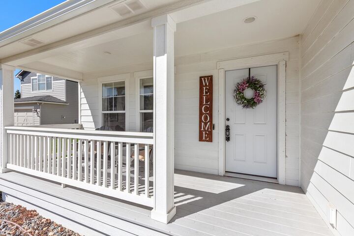 Property Photo: 1679 N Carson Range St WA 99019