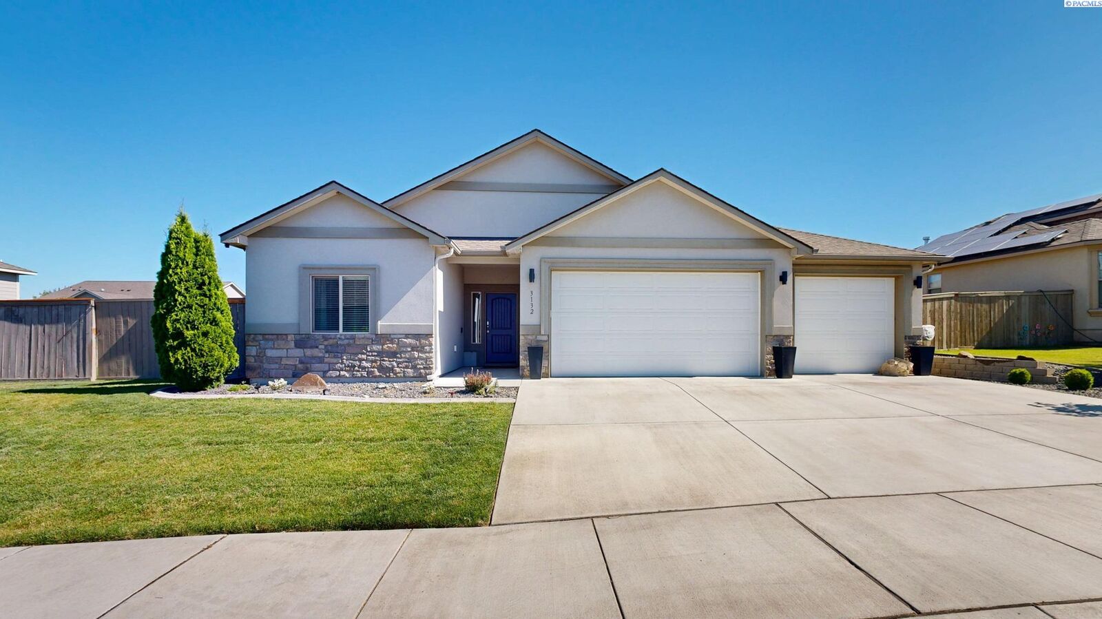 Property Photo: 3132 River Park Drive WA 99354