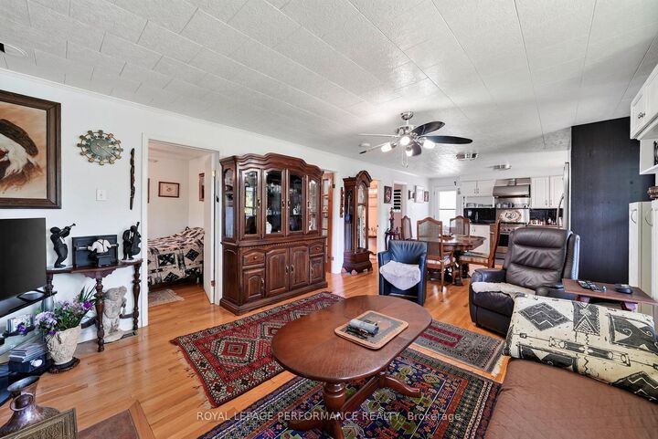 Property Photo:  22197 Parkhill Circle  ON K0C 1Z0 