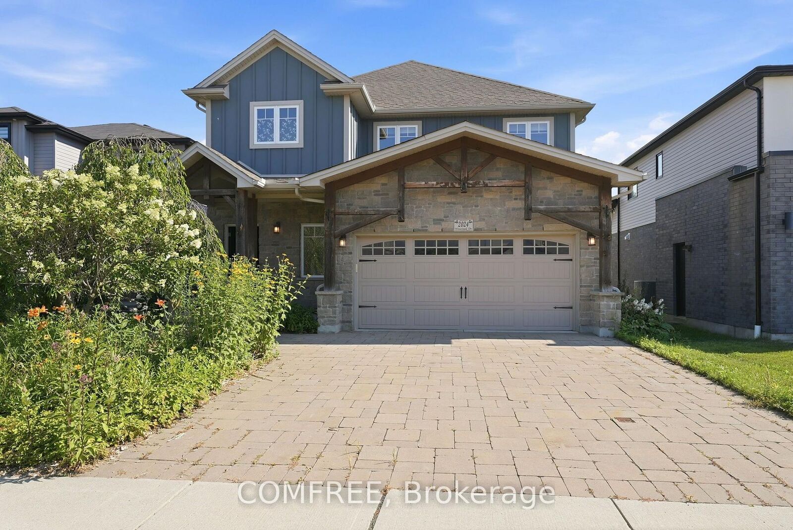 Property Photo: 2024 Wateroak Drive ON N6G 0M6