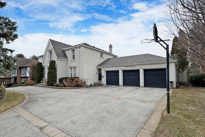 Property Photo: 8 Prescott Court ON L3T 5W7