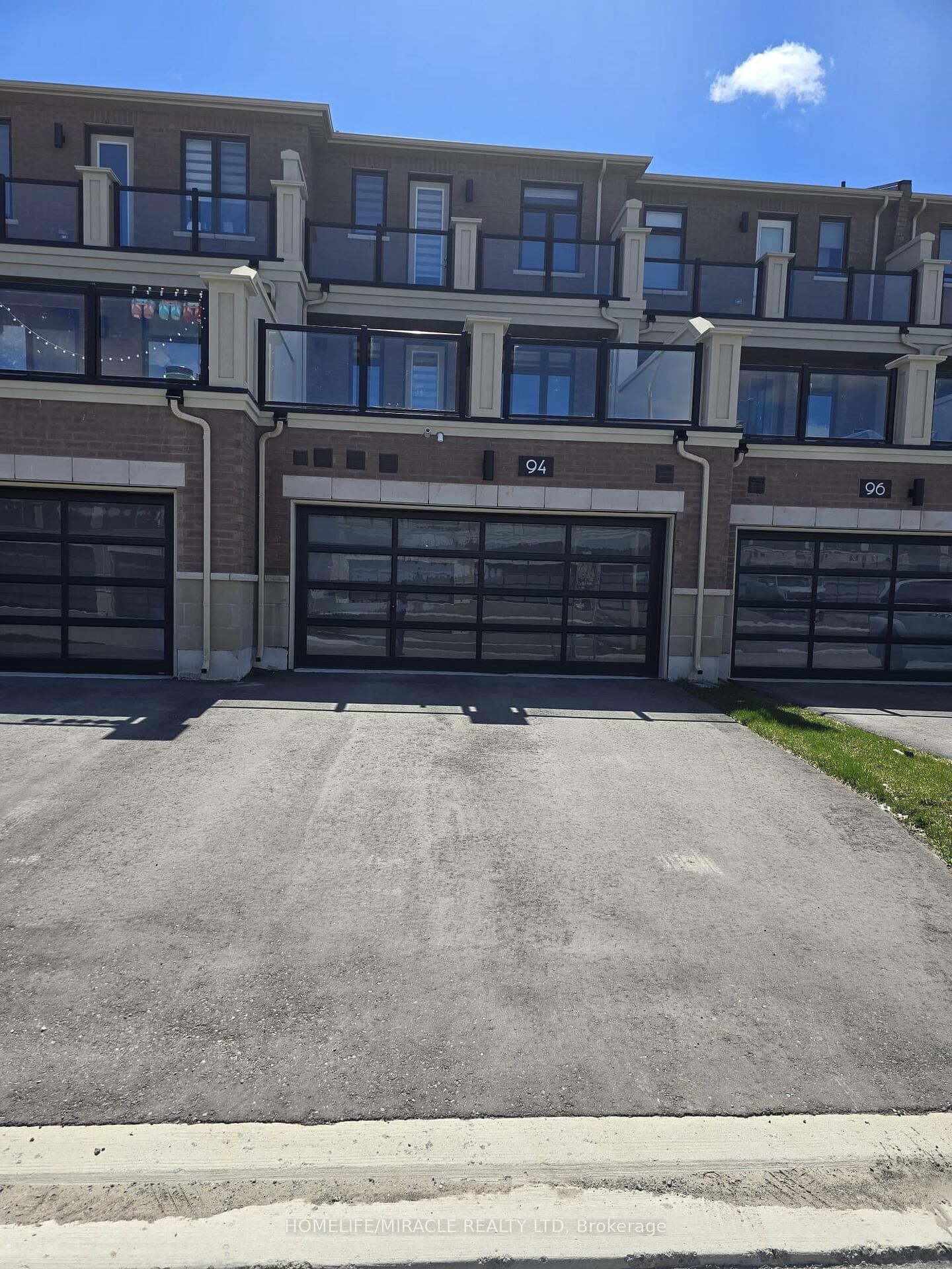 Property Photo: 94 Robert Eaton Avenue ON L3S 0G1
