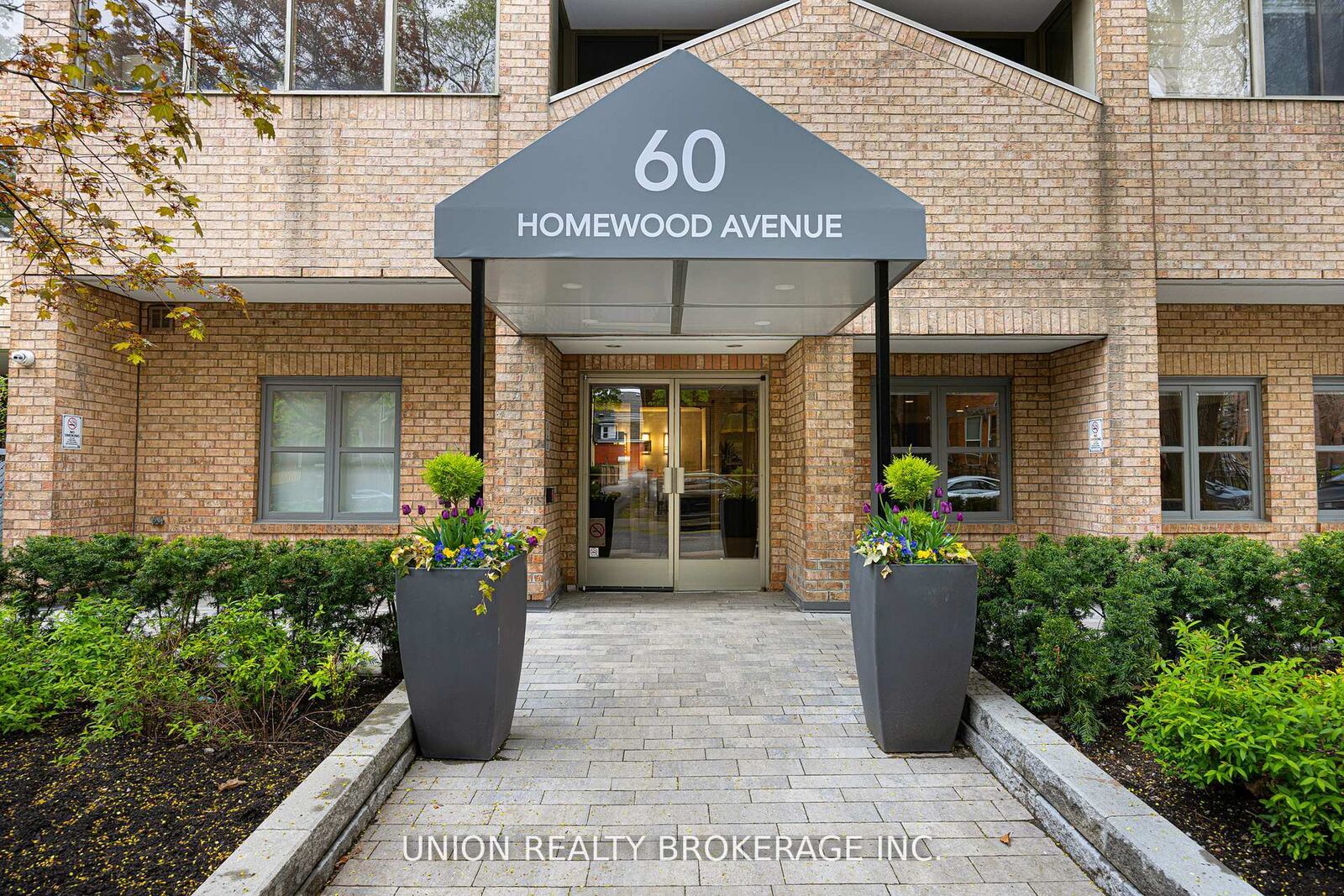 Property Photo: 60 Homewood Avenue 208 ON M4Y 2X4