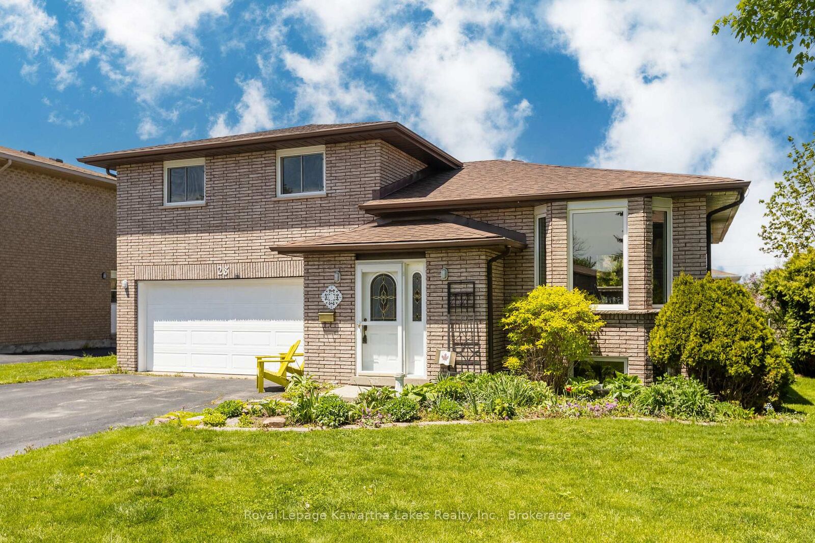 Property Photo: 28 Andrew Drive ON K9V 5W6