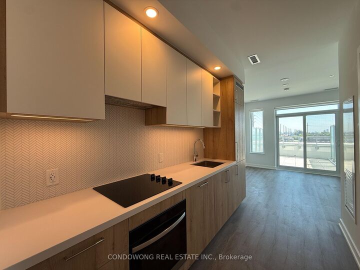 Property Photo:  5 Meadowdale Road 305  ON L4K 1W2 