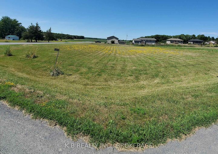 Property Photo:  129 Bayview Drive  ON K7R 3K8 
