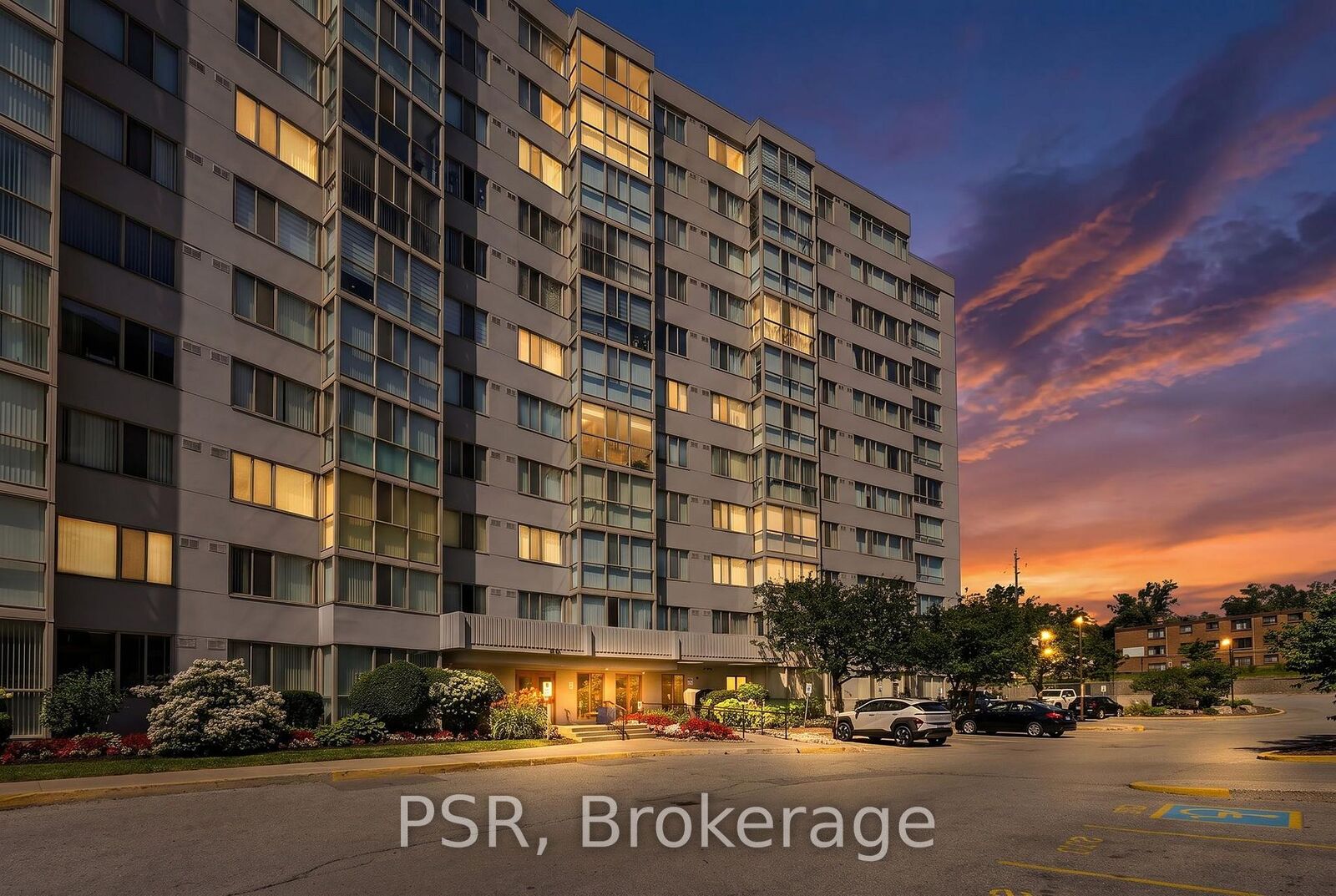 Property Photo: 270 Davis Drive 806 ON L3Y 8K2