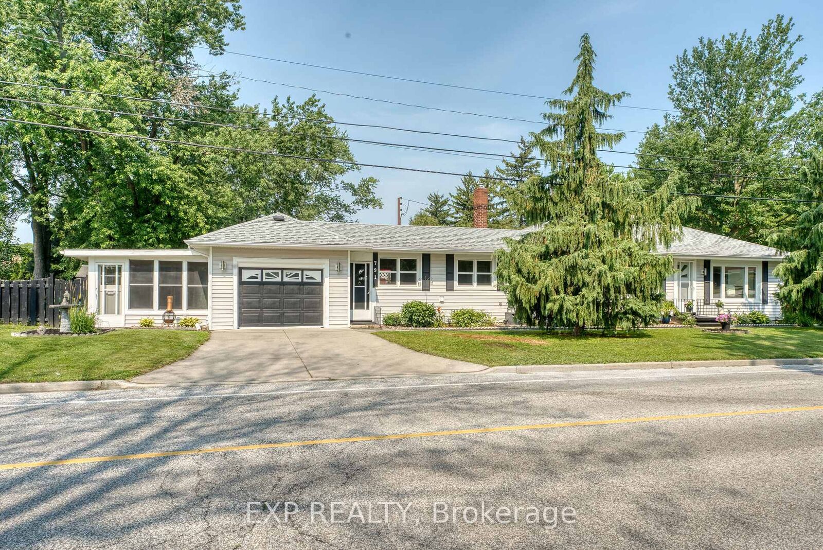 Property Photo:  791 Scofield Avenue  ON N9G 1L4 