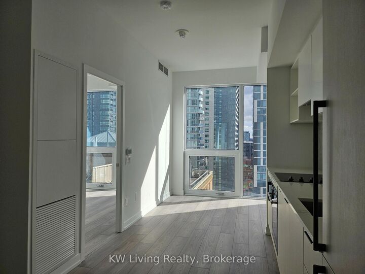 Photo de la propriété:  82 Dalhousie Street 2001  ON M5B 0C5 