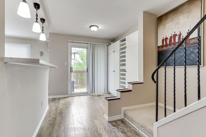 Property Photo:  2651 Aquitaine Avenue 56  ON L5N 1V5 