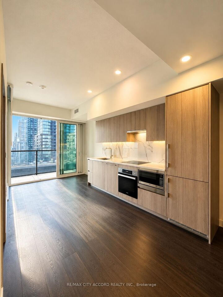 3 Concord City Place Way 2501 — photo 1