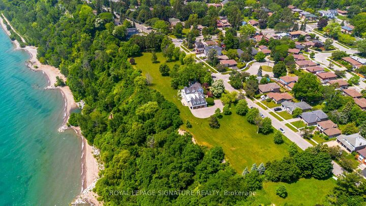 Property Photo: 220 Greyabbey Trail ON M1E 1V9