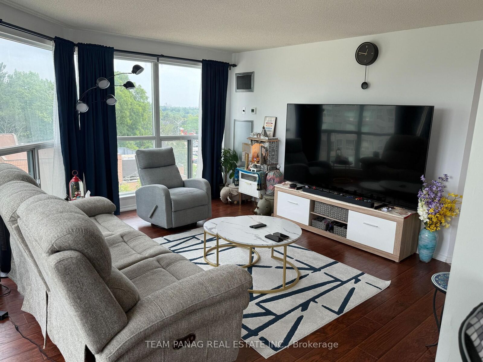 Property Photo: 2177 Burnhamthorpe Road W 609 ON L5L 5P9