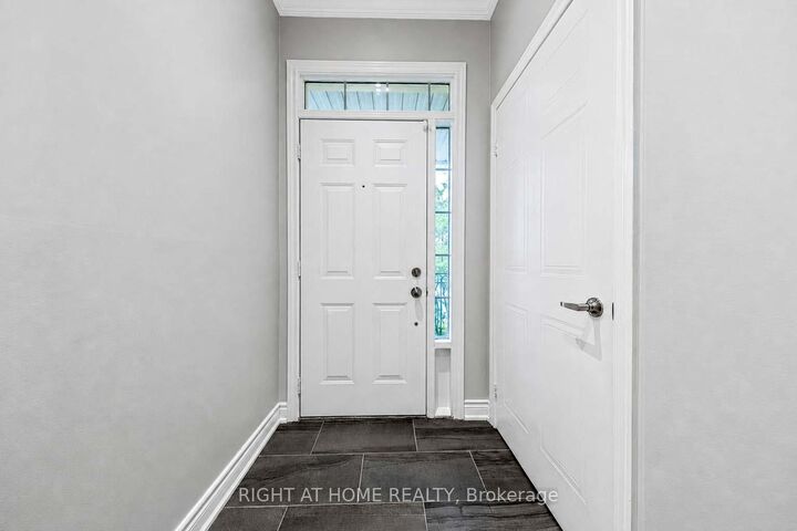 Property Photo:  23 Observatory Lane 204  ON L4C 0M7 