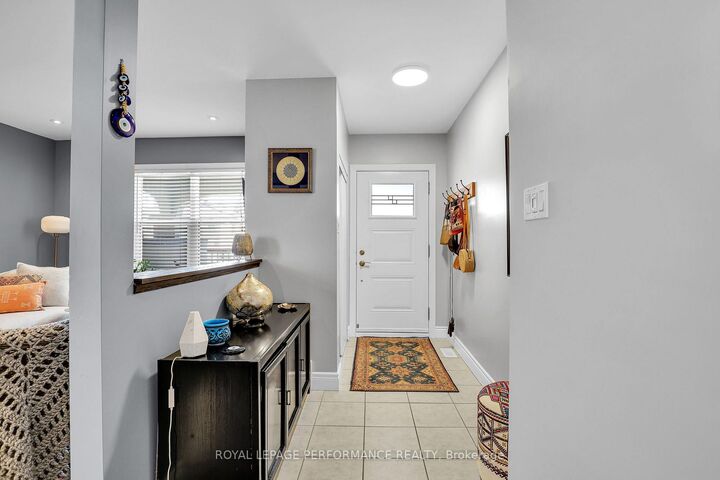 Property Photo:  165 Laval Street 165  ON K1L 7Z3 