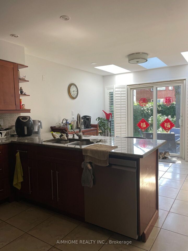 Property Photo:  4072 Colonial Drive  ON L5L 4K1 