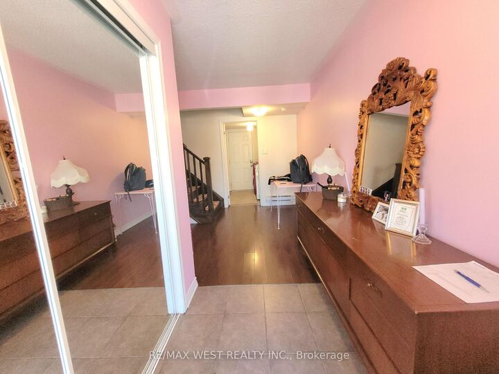 Property Photo: 21 Billiter Road W ON L7A 4G8