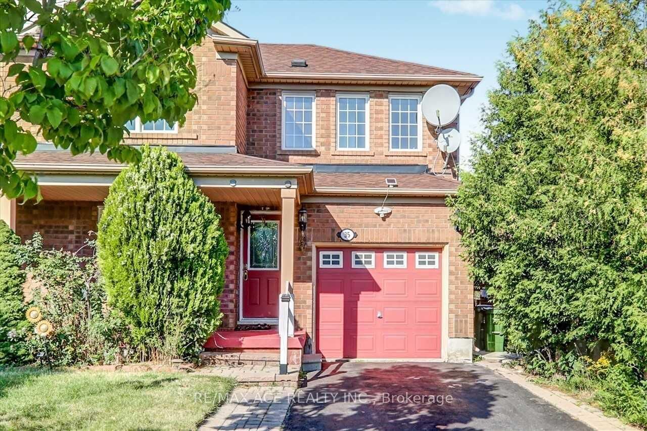Property Photo: 35 Pitchpine Drive ON M1X 1Y1