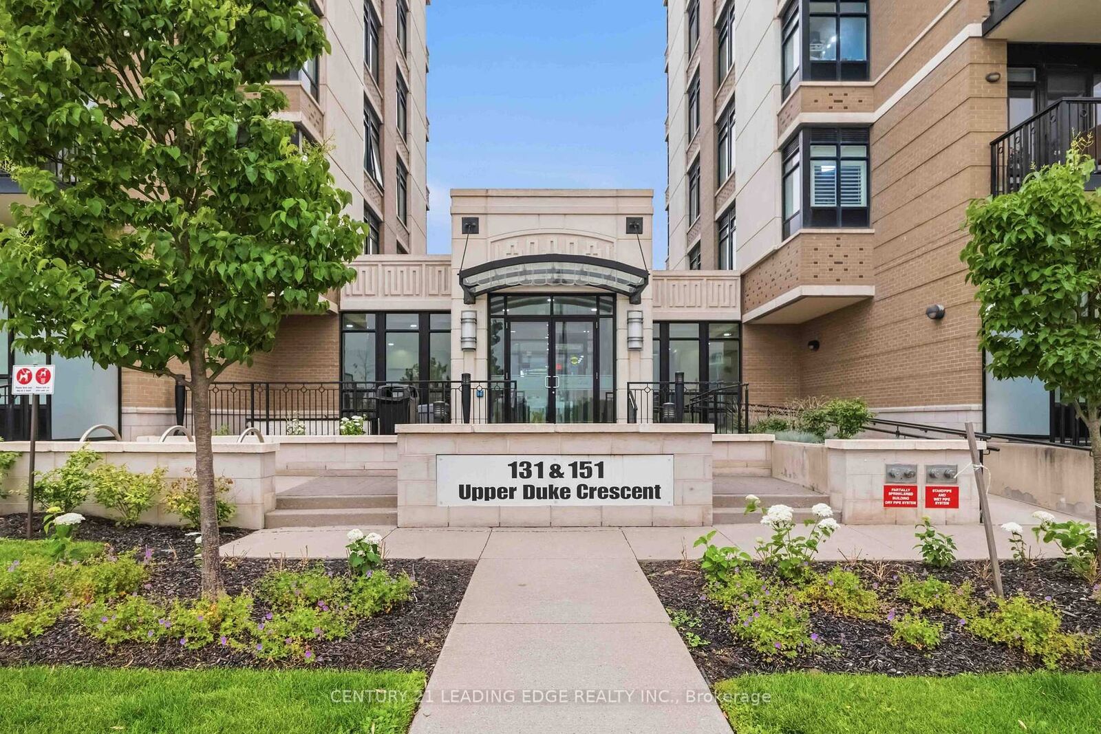 Property Photo:  151 Upper Duke Crescent 405  ON L6G 0E1 