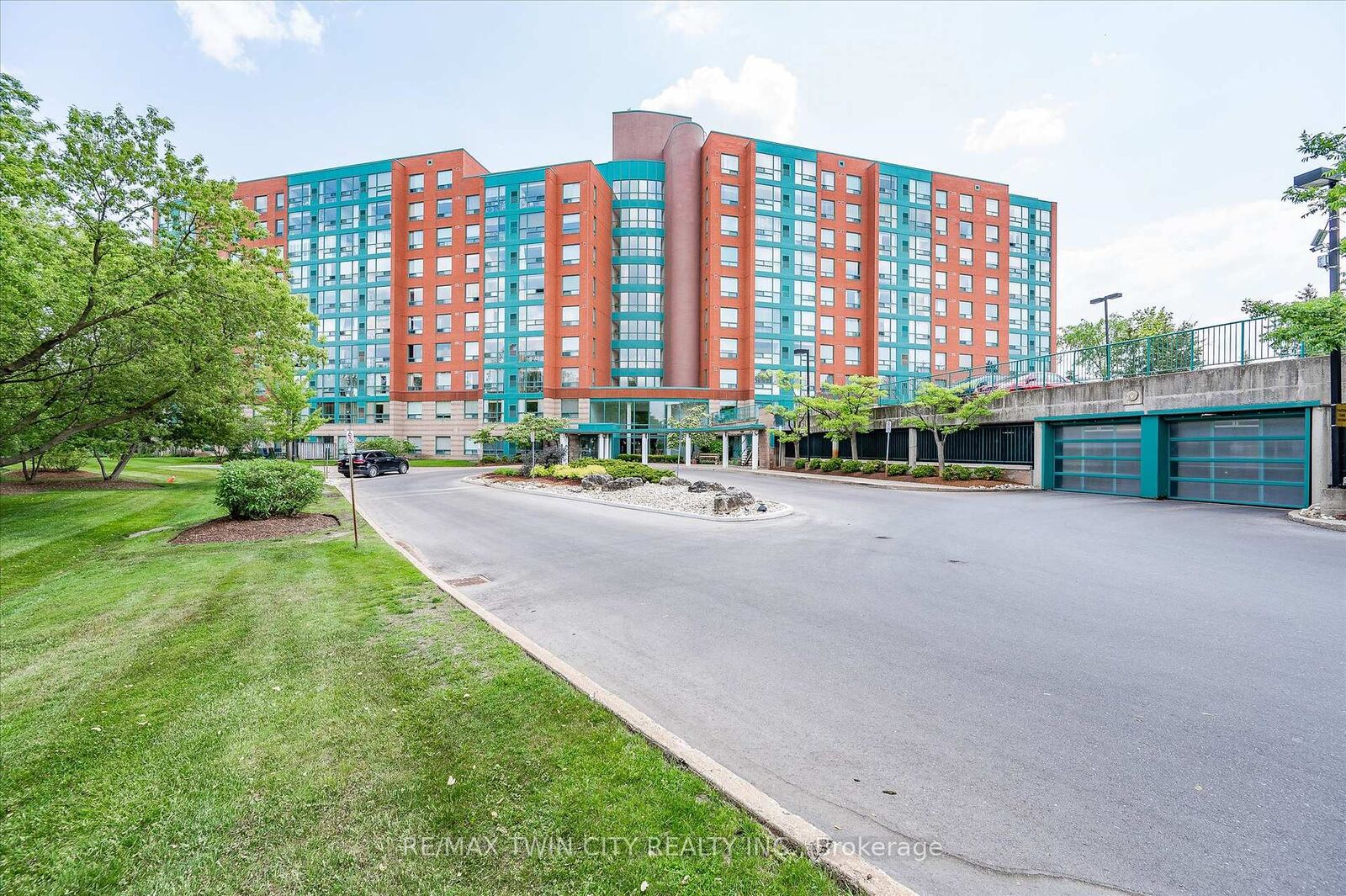 Property Photo:  55 Blue Springs Drive 514  ON N2J 4T3 