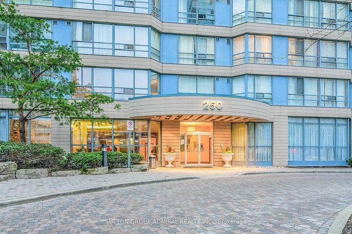 Property Photo: 250 Webb Drive 104 ON L5B 3Z4