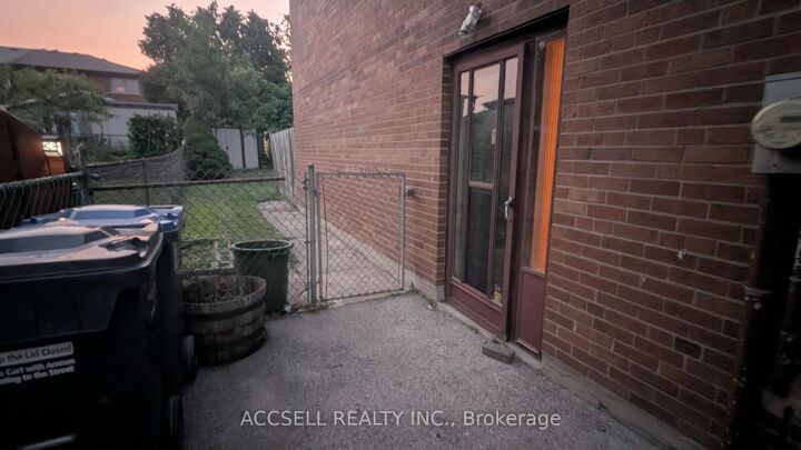 Property Photo: 1055 Claredale Road ON L5G 1T5