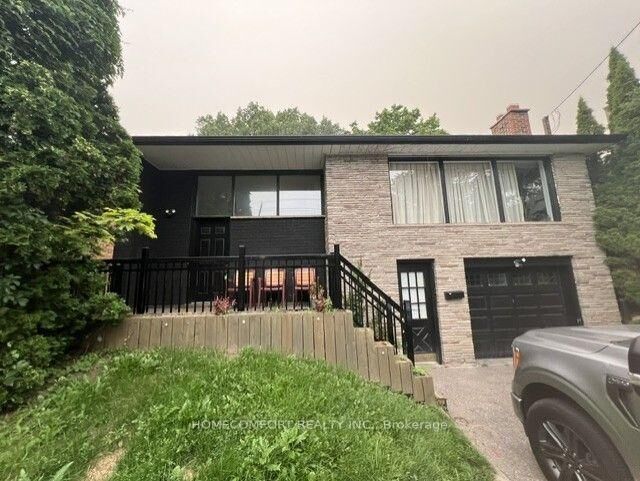 Property Photo: 22 Fenelon Drive ON M3A 3K3