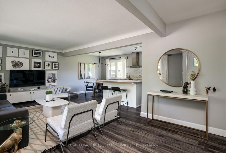 Property Photo: 70 Rochelle Drive ON L2M 2Y4