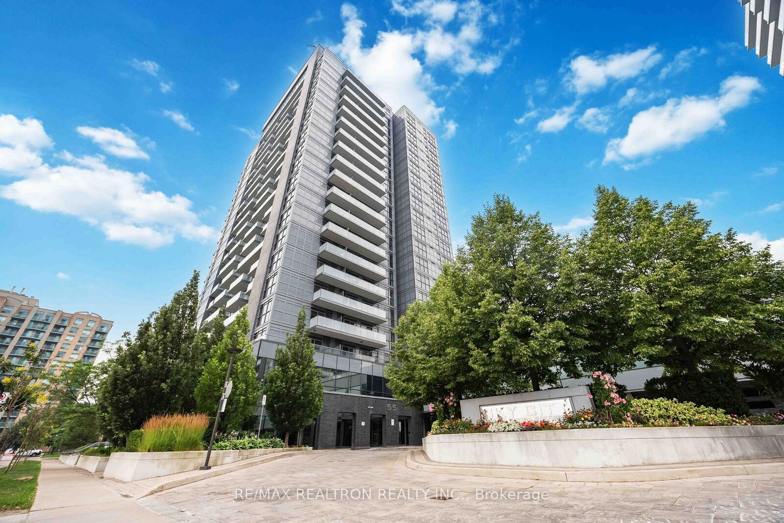Photo de la propriété:  55 Oneida Crescent 1904  ON L4B 0E8 