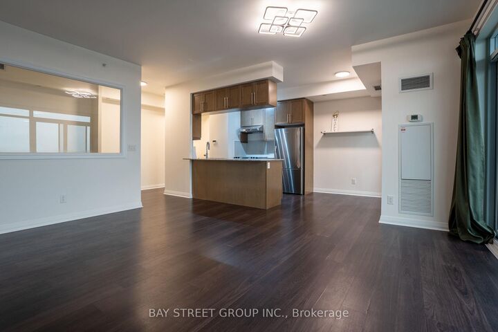 Property Photo: 55 Oneida Crescent Lph04 ON L4B 0E8