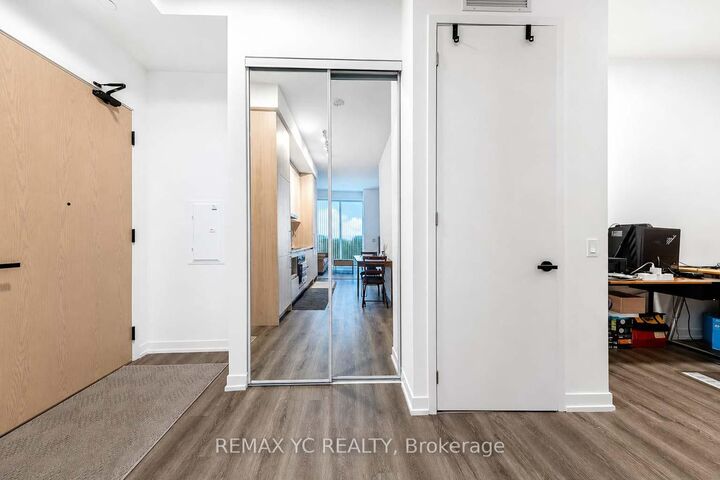 Property Photo: 225 Commerce Street 4708 ON L4K 0R1