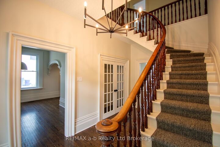 Property Photo:  66 Daly Avenue 3  ON N5A 1B8 