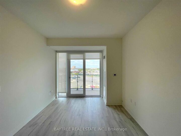 Property Photo: 4655 Metcalfe Avenue 411 ON L5M 0Z7