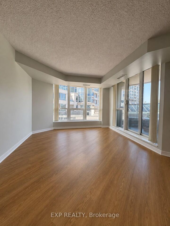 Property Photo:  33 Cox Boulevard 337  ON L3R 8A6 