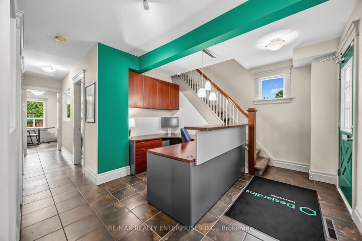 Property Photo: 3569 Cawthra Road ON L5A 2Y2