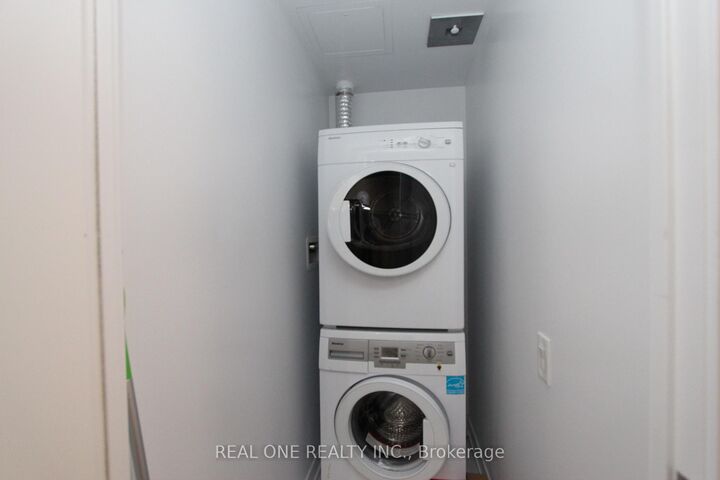 Property Photo:  365 Church Street 2702  ON M5B 0B5 
