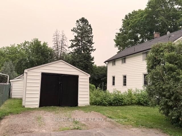Property Photo: 4893 Victoria Street ON L1Y 1B1