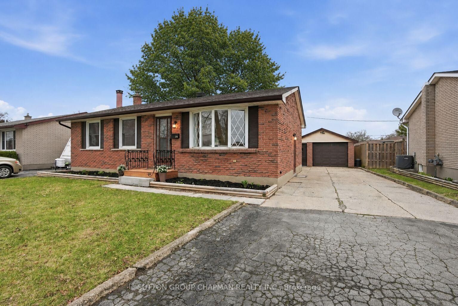 Property Photo:  136 South Edgeware Road  ON N5P 2H6 
