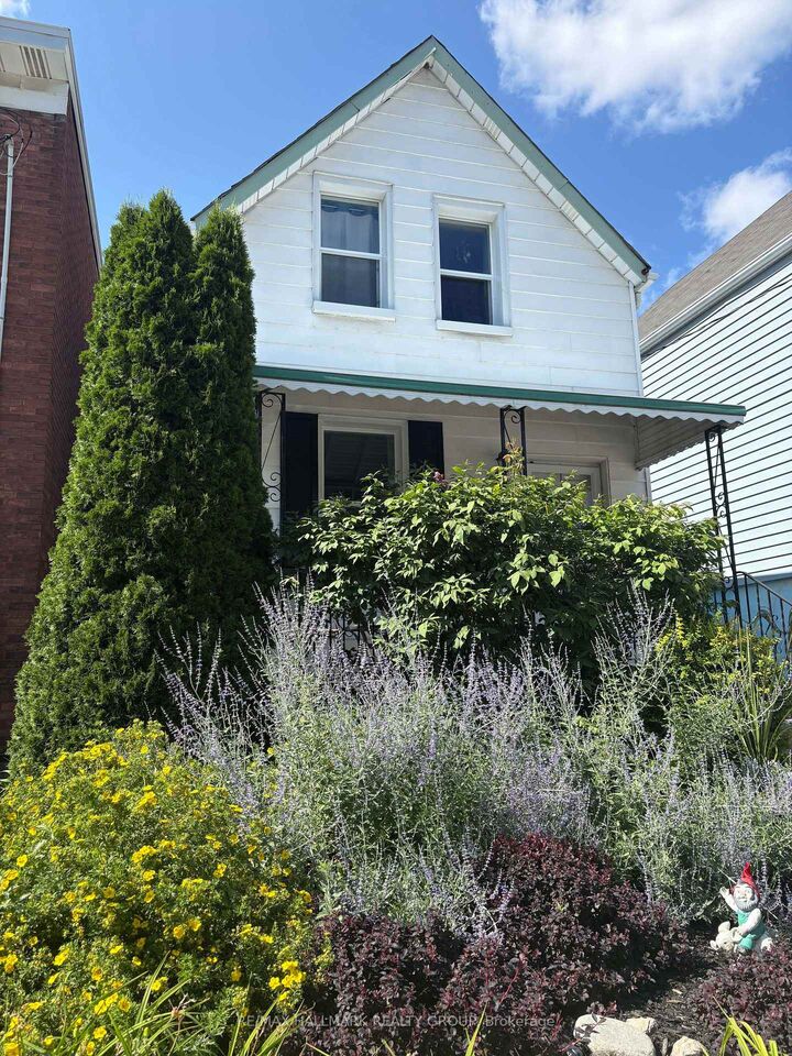 Property Photo:  53 Louisa Street  ON K1R 6Y7 
