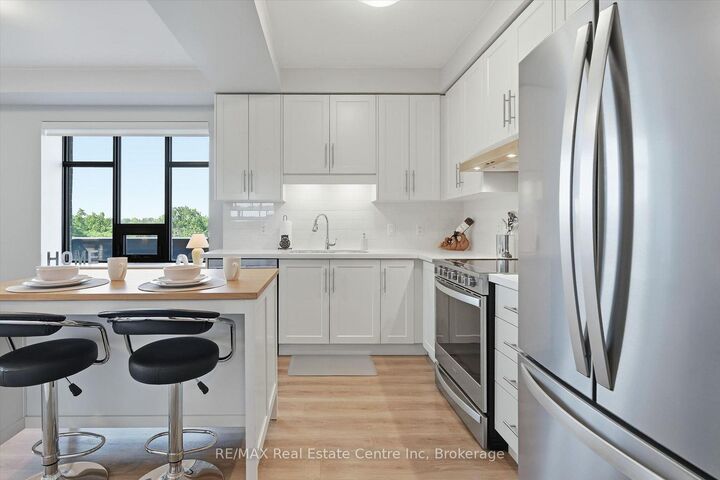 Property Photo:  30 Hamilton Street S 411  ON L8B 1V8 