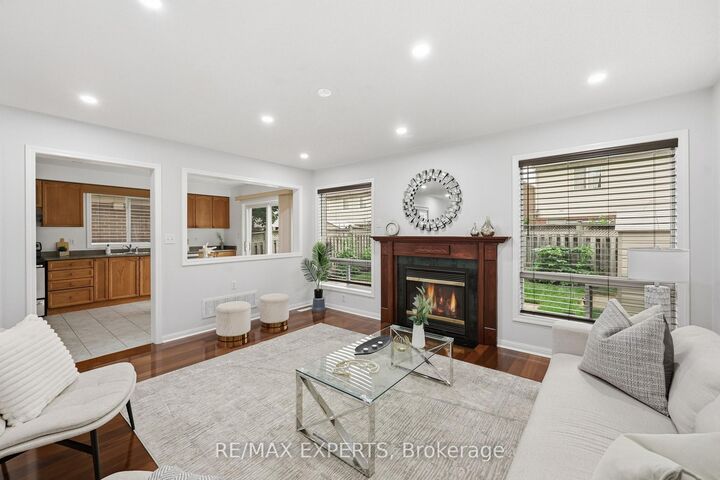 Property Photo:  554 Caverhill Crescent  ON L9T 5K6 