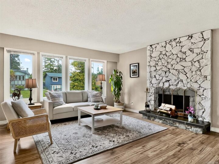 Property Photo: 4378 Torrington Pl BC V8N 4T8