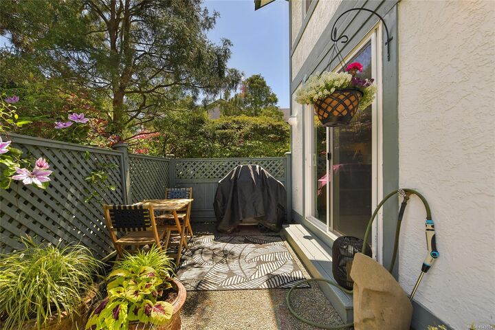 Property Photo: 3008 Quadra St #10 BC V8T 4G3