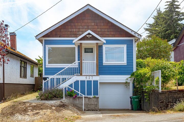 Property Photo:  627 Kennedy St  BC V9R 2J9 