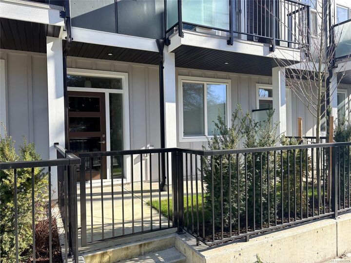 Property Photo: 1210 Arcadiawood Crt BC V9C 0V5