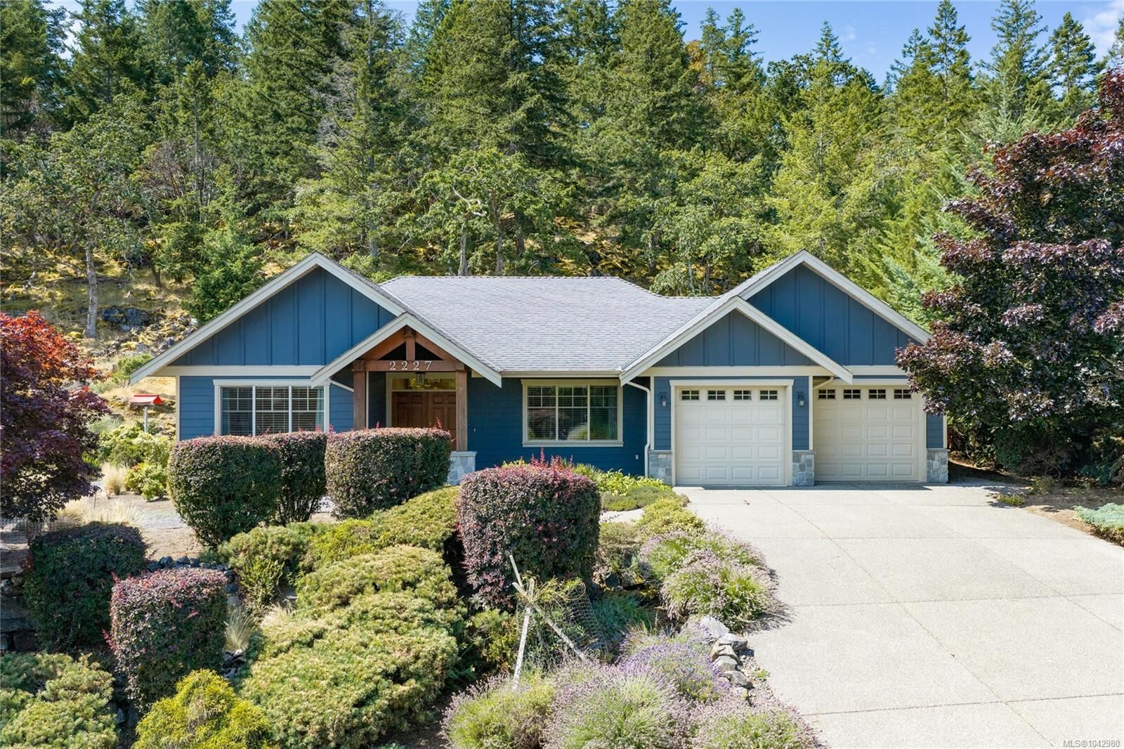 Property Photo: 2227 Bonnington Dr BC V9P 9L9